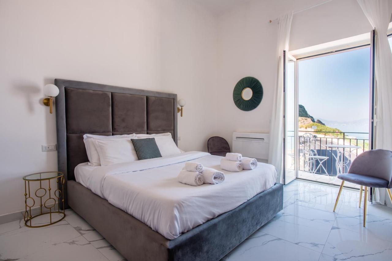 Naro Suites And Rooms Bacoli Eksteriør billede