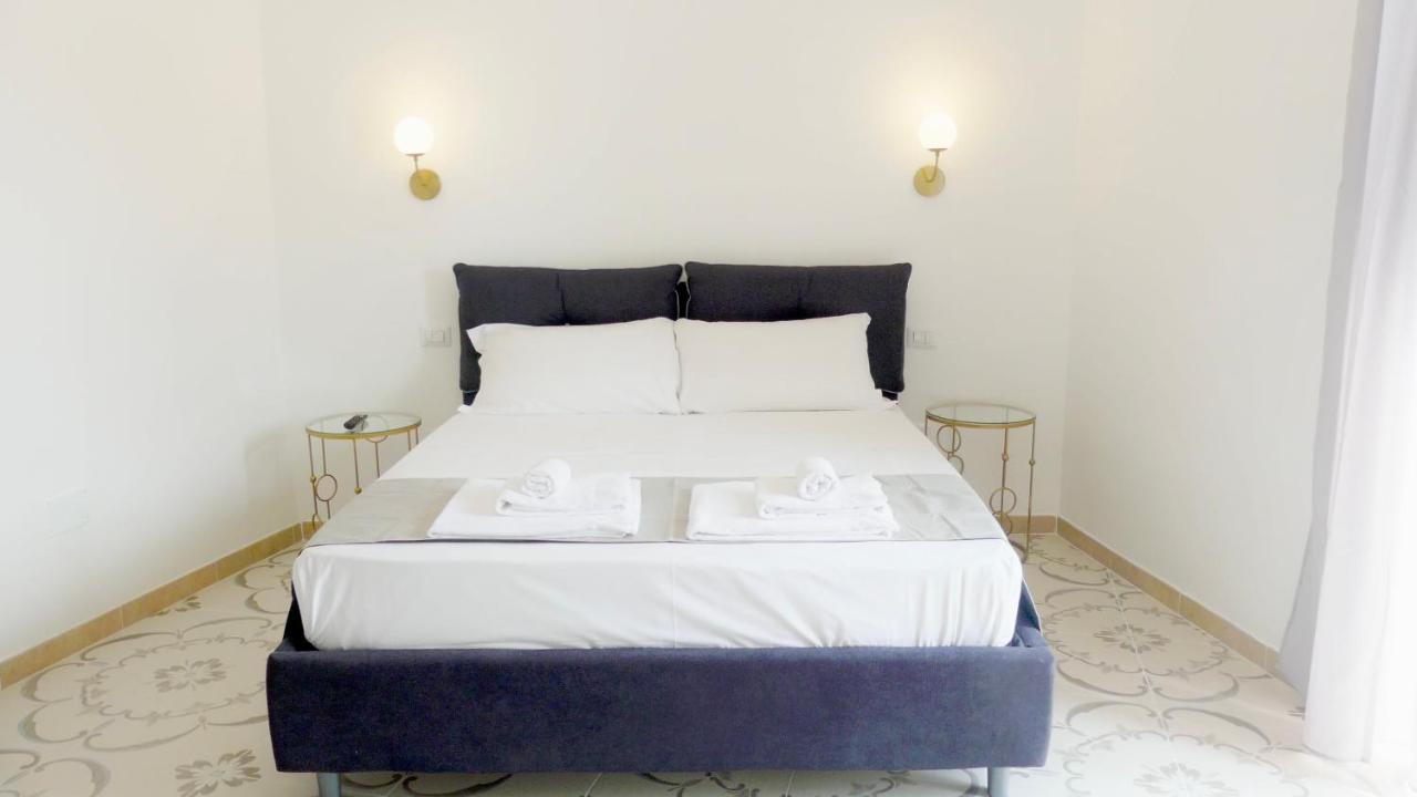 Naro Suites And Rooms Bacoli Eksteriør billede