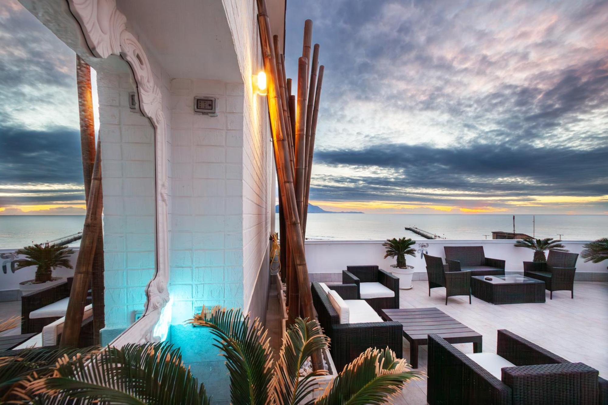 Naro Suites And Rooms Bacoli Eksteriør billede